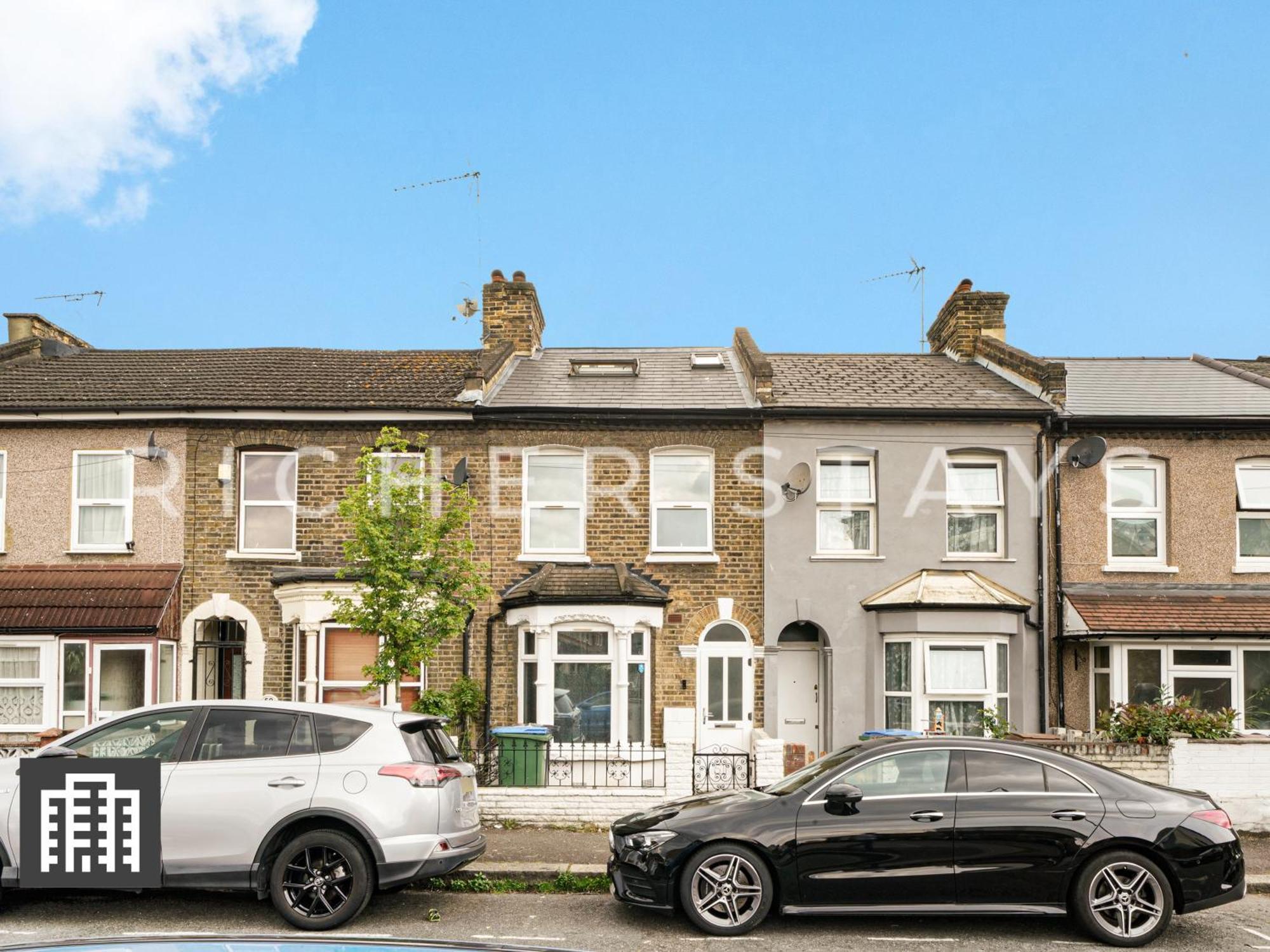 Large Home For Contractors & Families - Garden & Amenities Londen Buitenkant foto